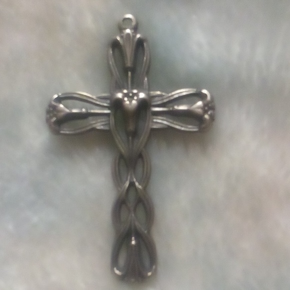 Lovely Openwork Resurrection Lily Iris Flowers Silvertone Cross Pendant - Picture 1 of 2